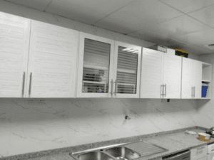 Aluminium cabinets installation